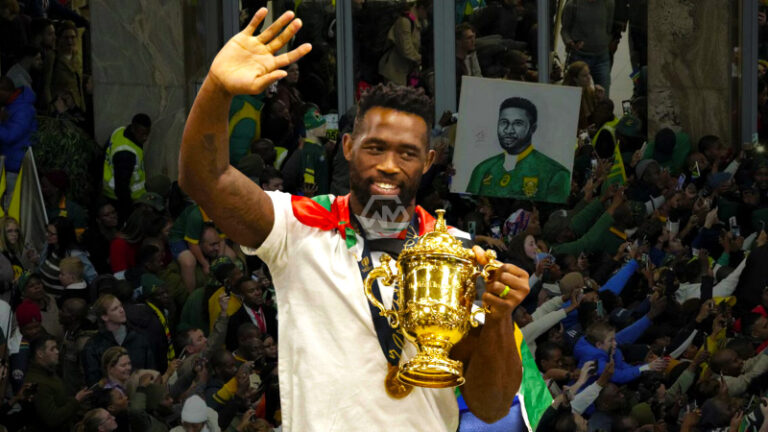 South Africa's Rugby World Cup Champion was Now Welcomed in Cold and ...